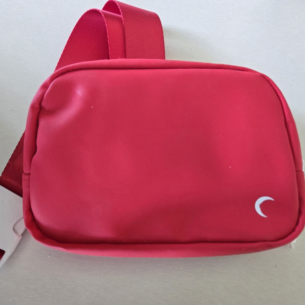 Zyia Chili Red Crossbody Bag